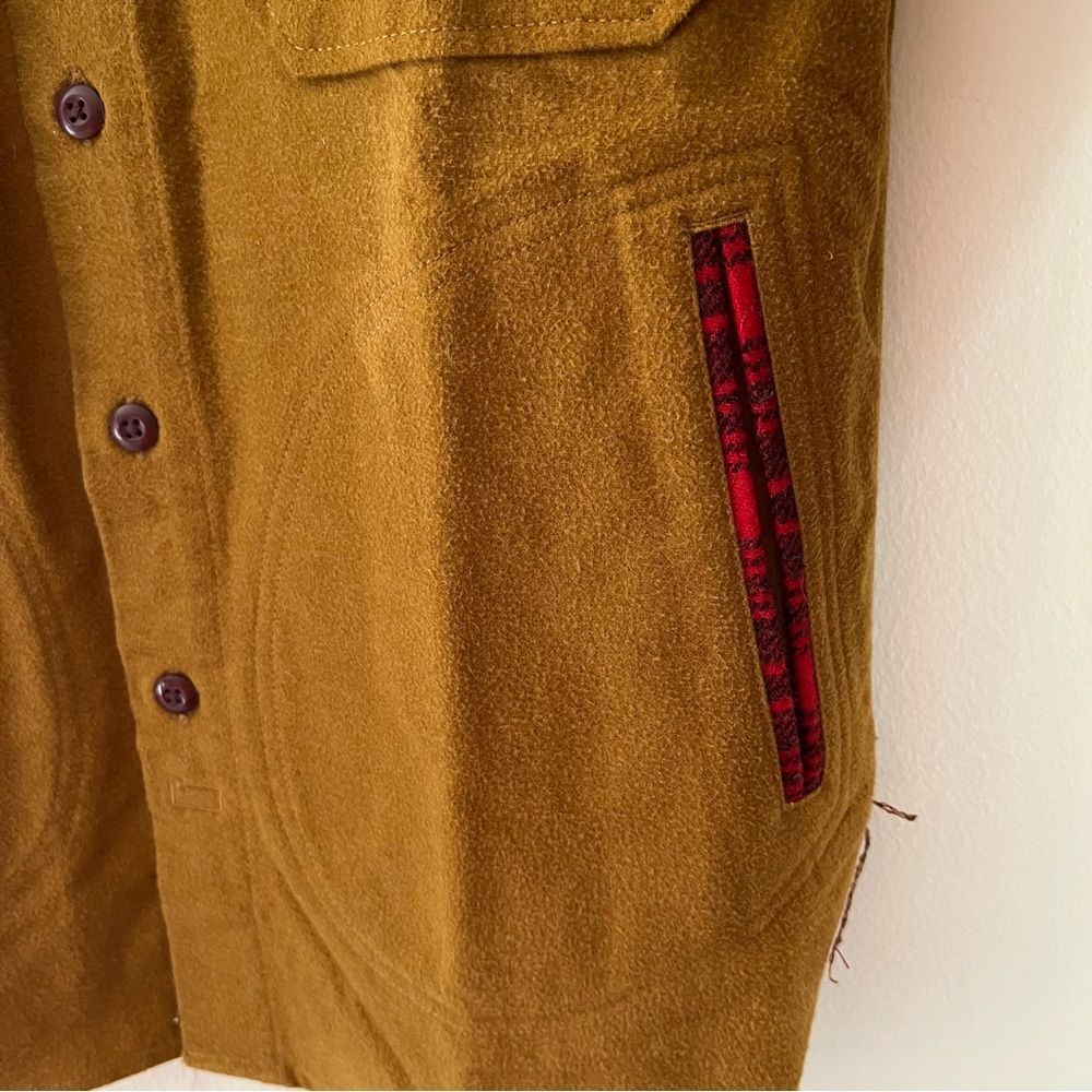 Woolrich shacket Shirt Jacket Buffalo Plaid Patches Size Small Christmas Outdoor - Picture 4 of 10